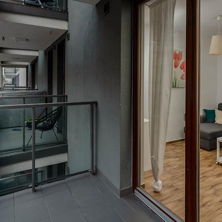 Chill Apartments Wola Center Варшава Экстерьер фото