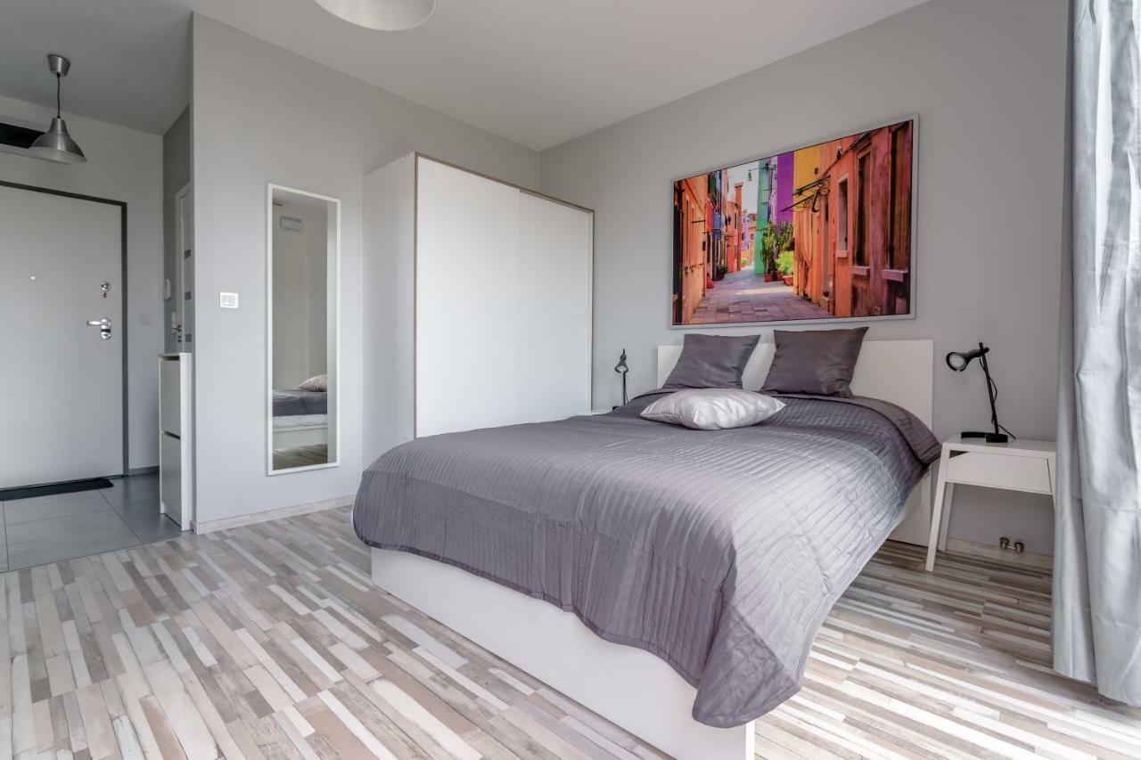 Chill Apartments Wola Center Варшава Экстерьер фото