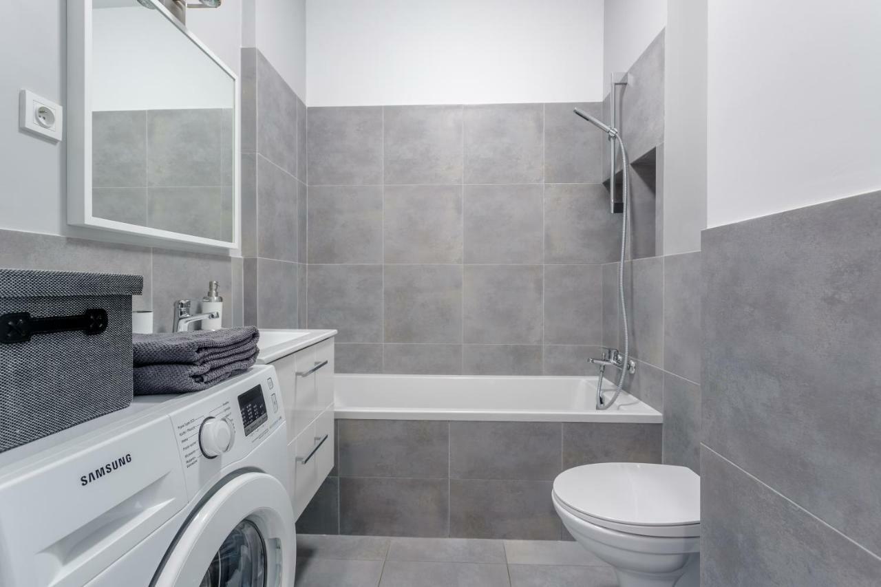 Chill Apartments Wola Center Варшава Экстерьер фото